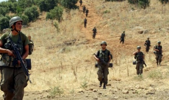 Bitlis'te Sokağa Çıkma Yasağı İlan Edildi! Asker Araziye Çıkar Çıkmaz 12 PKK'lı Terörist Etkisiz Hale Getirildi!
