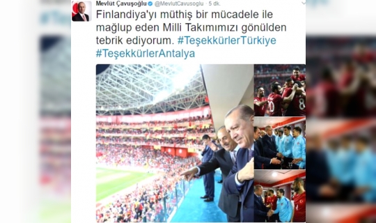 Maçı Statta İzleyen Cumhurbaşkanı Erdoğan'a Taraftarlardan Sevgi Gösterisi