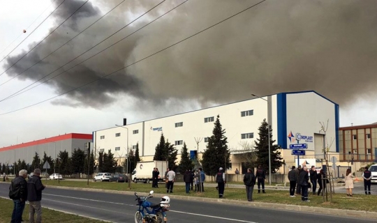 Tekirdağ Çerkezköy'de Fabrikada Meydana Gelen Patlamanın Ardından Kimyasal Sızıntıdan 160 Kişi Etkilendi!