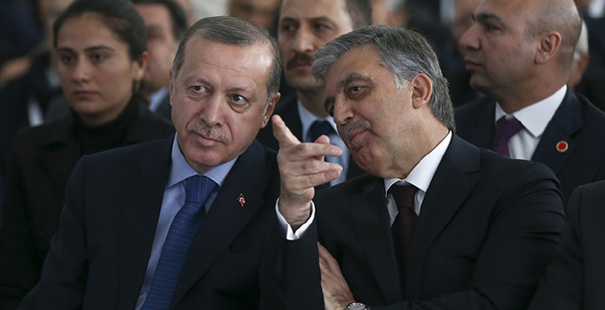Abdullah Gül’den Cumhurbaşkanı Erdoğan’a KHK Yanıtı! “Durumdan Vazife Çıkartacak Bazıları…”