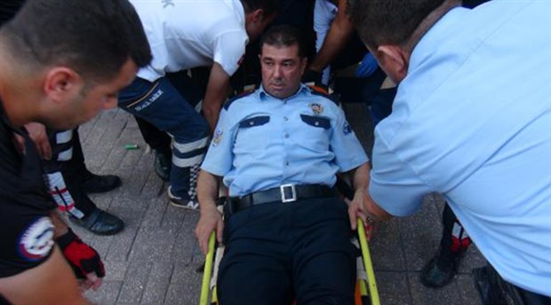 Adana’da Kavgayı Ayırmaya Giden Polis Memuru Kendisini Vurdu