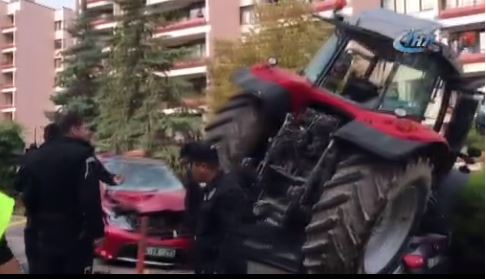 Ankara'da Traktör Alarmı! Polis Ekipleri Meclis Yakınlarında Bir Traktörü Durdurmak İçin Ateş Açtı