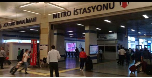 Atatürk Havalimanındaki Metroda Gaspçı Dehşeti! Kadını Vagona İtip Cüzdanını Aldılar!