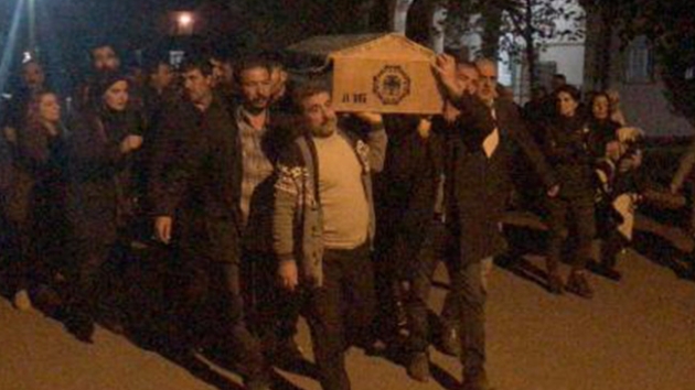 Büyük Skandal! HDP’li Vekiller Kırmızı Listedeki Öldürülen Teröristin Cenazesine Katıldı