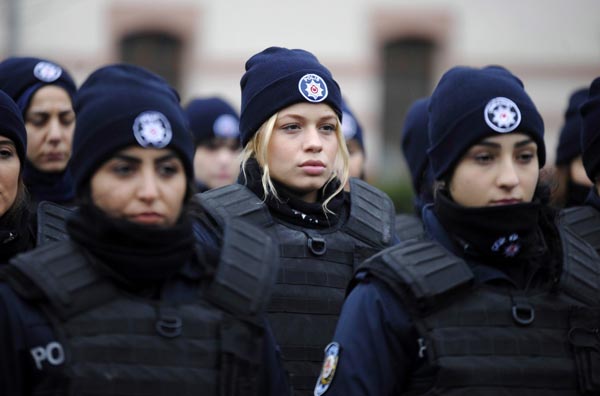 Çevik Kuvvetin Kadın Polislerinden Aksiyon Filmlerini Aratmayan Eğitim