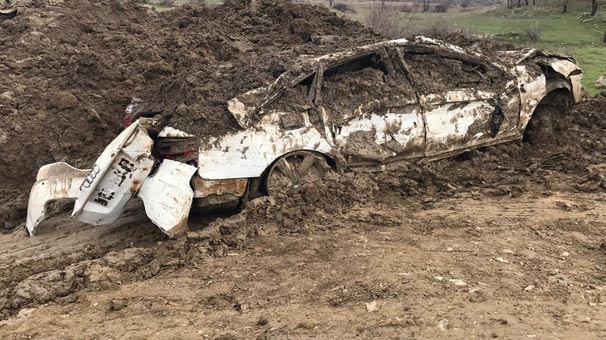 Diyarbakır'da PKK'ya Büyük Darbe! O Araba Çukura Gömülü Halde Bulundu