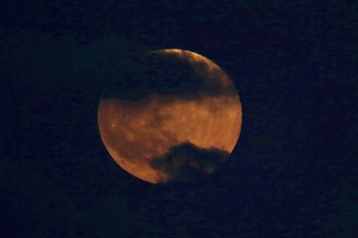 Dünya Kanlı Ay Tutulmasına Kitlendi! İşte Kanlı Ay Tutulmasından Muhteşem Kareler