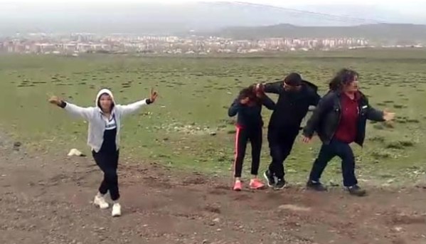 Erzurum'da Dehşet! Dört Arkadaş İki Genç Kızı Dağa Götürüp...