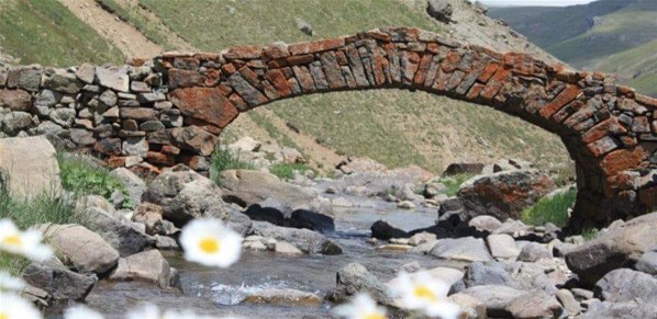 Gümüşhane'de Şok Olay! 300 Yıllık Tarihi Köprü, Bir Gecede Ortadan Yok Oldu