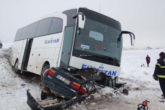 Kahramanmaraş’ta Feci Kaza! Yolcu Otobüsü Otomobille Çarpıştı: 1 Ölü, 4 Yaralı