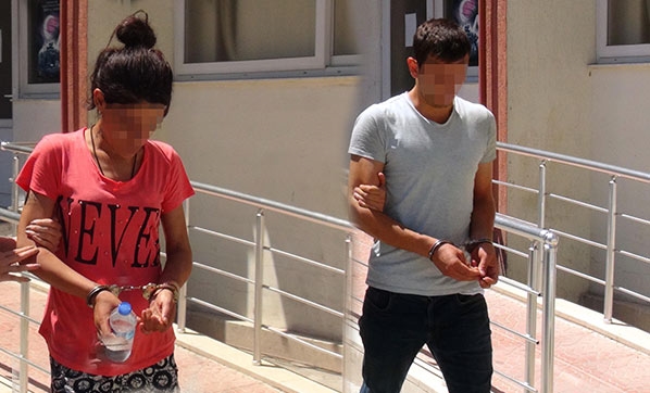  Mersin'de Otomobilde Fuhuş Yaparken Yakalandılar, Gözaltına Alındılar