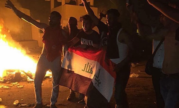 Son Dakika! Irak'ta Polis ve Göstericiler Arasında Çatışma, Ölü ve Yaralılar Var