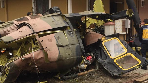 Son Dakika! İstanbul Sancaktepe'de Askeri Helikopter Düştü, Olay Yerinden İlk Görüntüler