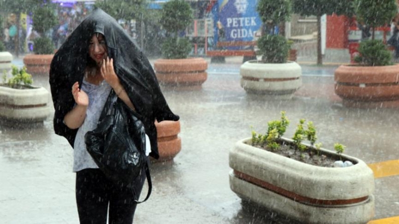 Son Dakika! Meteoroloji'den Ankara ve Karadeniz İçin Sağanak Yağış Uyarısı