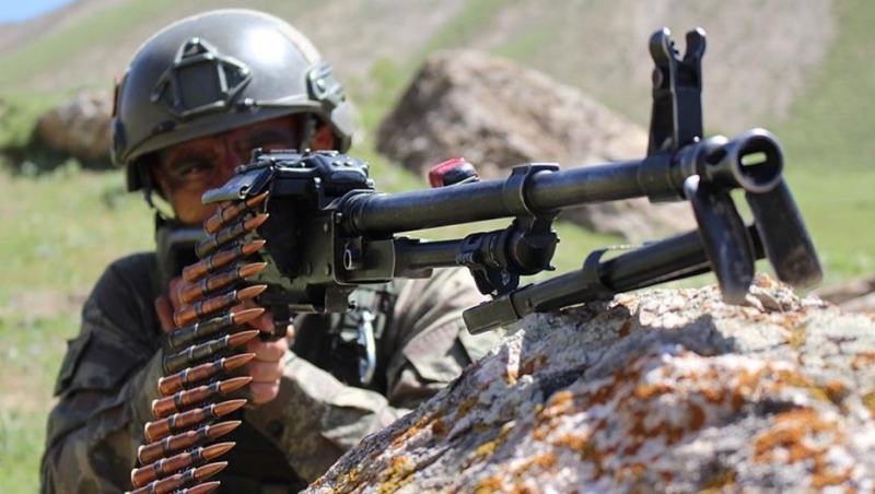 Tunceli’de PKK’lı Terörist Sivil Vatandaşın Aracını Gasp Etti! Kırsal Bölgeye Yapılan Operasyonda İse Etkisiz Hale Getirildi 