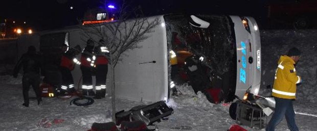 Konya'da yolcu otobüsü şarampole devrildi: 1 ölü, 46 yaralı