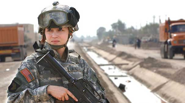 ABD'li Kadın Askerlerin Çıplak Fotoğrafları Özel Facebook Hesabında Paylaşıldı