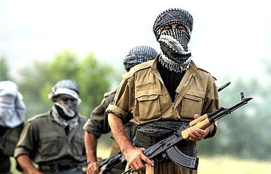 PKK'lı Teröristler Şemsiye ile Kaçmak İsterken F16'lar Yakaladı