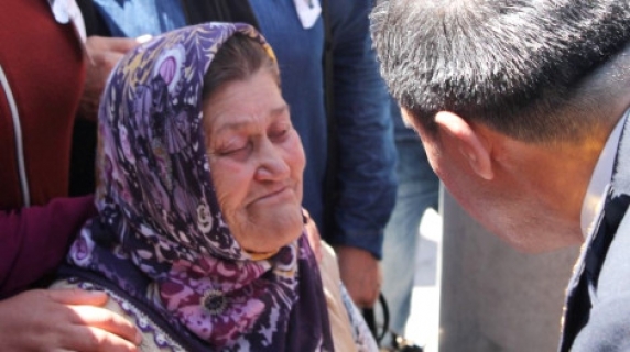 Şehit Astsubay Ömer Halisdemir'in Annesi Aniden Rahatsızlanarak Hayatını Kaybetti!