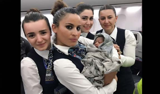 Türk Hava Yolları Uçağında 13 Bin Metre Yükseklikte Doğum!