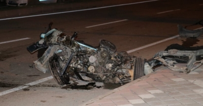Adana’da Korkunç Kaza! Otomobil İkiye Ayrıldı: 5 Kişi Yaralandı