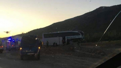  Afyonkarahisar'da Tur Otobüsü ile Tır Çarpıştı: 1 Ölü, 22 Yaralı