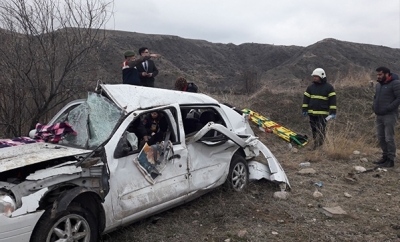 Amasya’da Korkunç Kaza! Otomobil Şarampole Uçtu! 2 Ölü, 3 Yaralı