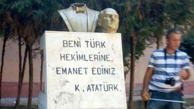 Atatürk Büstüne Yine Hain Saldırı! Vatandaş Linç Edecekti…