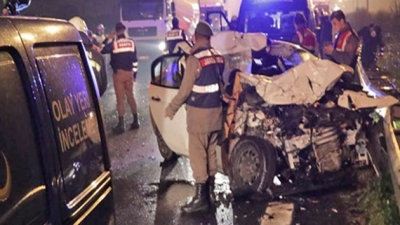Aydın’da Öğrencilerinin Kullandığı Otomobil Kamyonla Çarpıştı! 3 Ölü, 1 Yaralı