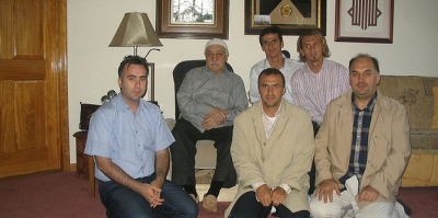 Galatasaraylı Futbolcular Terörist Başı Fethullah Gülen’le Aynı Karede