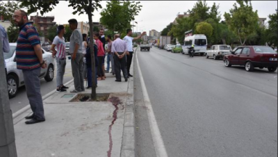 İzmir’de Suriyeli Bir Şoför İki Genç Kızı Minibüsün Altına Alarak Metrelerce Sürükledi!