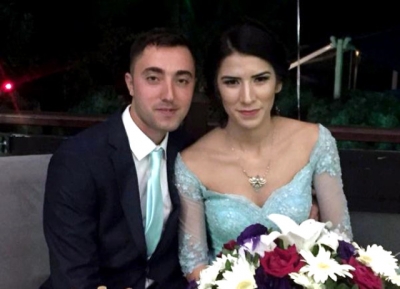 Kötü Tesadüf Mutlu Sonla Bitti! Gazeteci Kız, Antalya’da Kendisini Gözaltına Alan Uzman Çavuş ile Nişanlandı