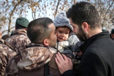 Özel Harekat Polisleri Van'dan Tekbir ve Dualarla Afrin'e Uğurlandı