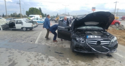 Son Dakika! AK Partili Milletvekili Trafik Kazası Geçirdi