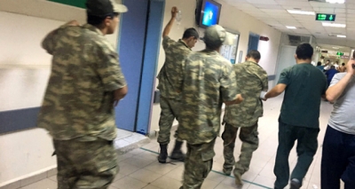 Son Dakika! Antalya’da Çok Sayıda Asker Zehirlenme Şüphesiyle Hastaneye Kaldırıldı