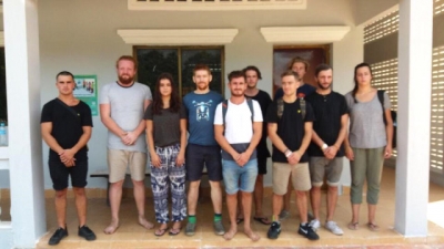 Sosyal Medyada Fotoğraf Paylaştılar! Grup Cinsel İlişki Partisi Veren 10 Turist Tutuklandı
