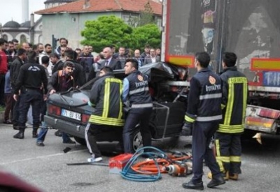 Yozgat’ta Feci Kaza! Otomobil TIR’ın Altına Girdi 2 Ölü, 2 Yaralı